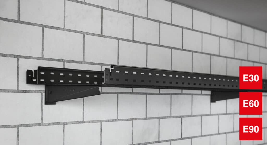 Wandmontiertes Kabeltragsystem der Blackline-Serie mit geprüftem Funktionserhalt nach E30, E60 und E90.