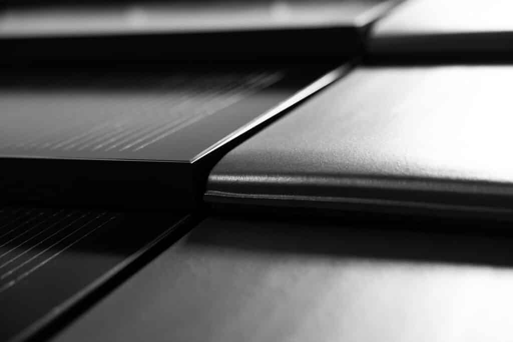 In die Dachfläche eingearbeitete PV Premium Module von BMI Braas – elegante Verbindung von Design und Photovoltaik.