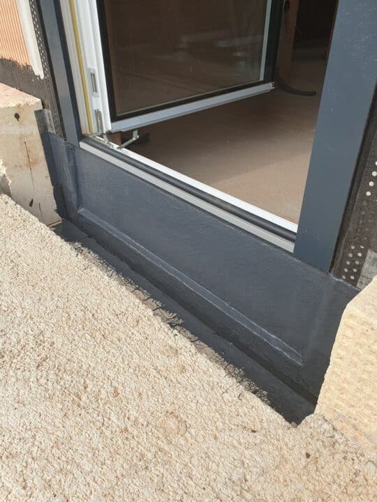 Neue Maßstäbe in der Fenster-Abdichtung: VEKA und FRANKEN SYSTEMS vereinen Expertise