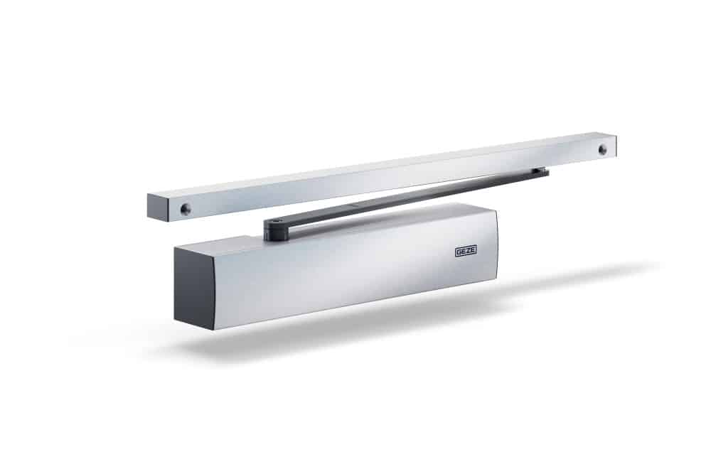 Türschließer GEZE TS 7000 X DC in silberner Ausführung.