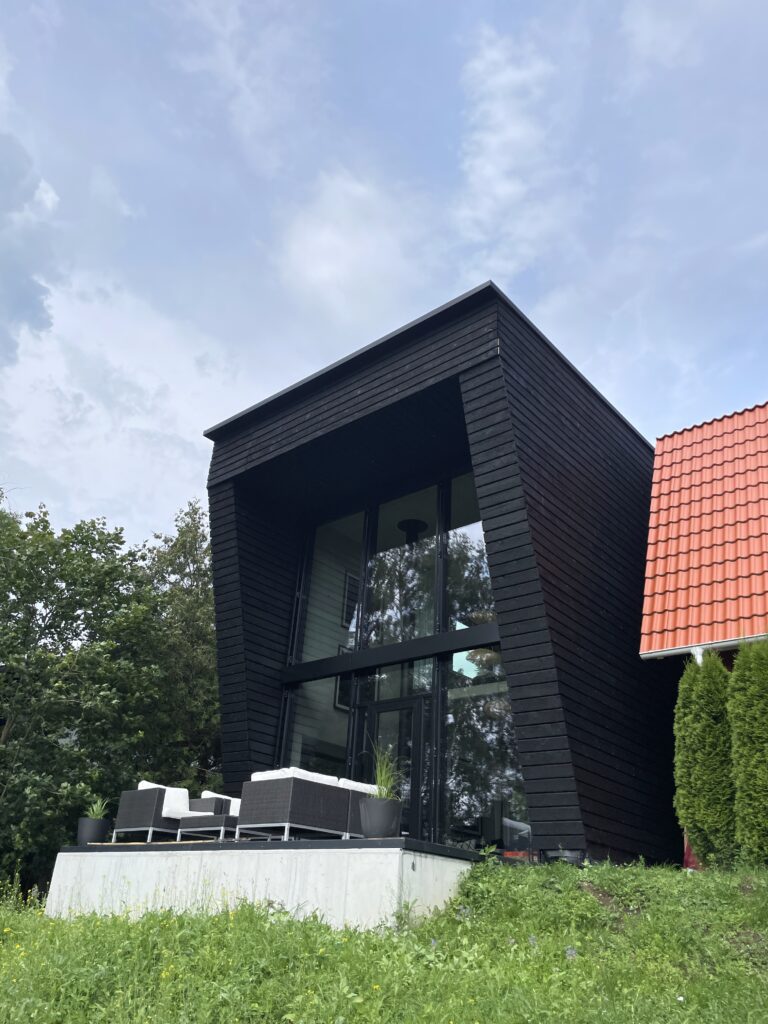 Villa S
