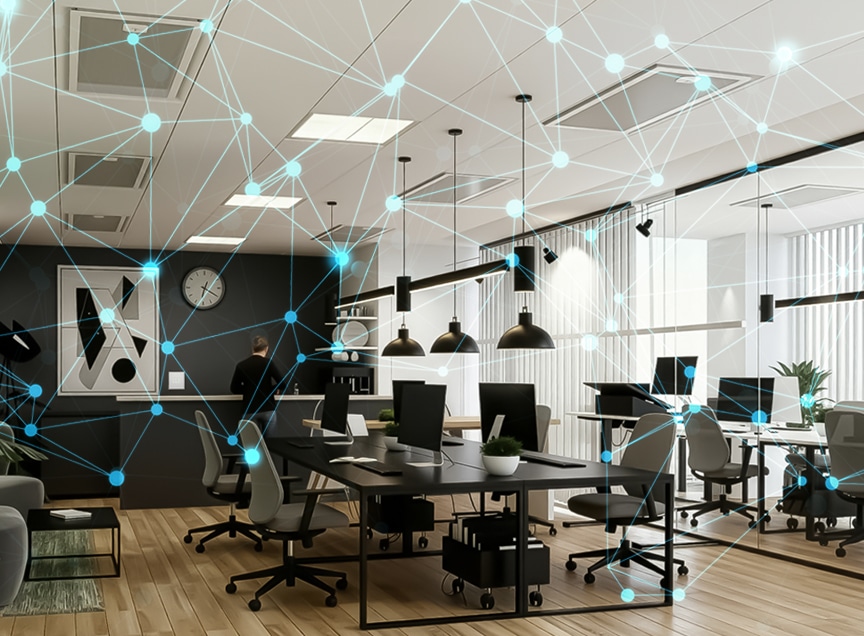 Modernes Büro mit digital vernetzter Gebäudetechnik und Arbeitsplätzen
