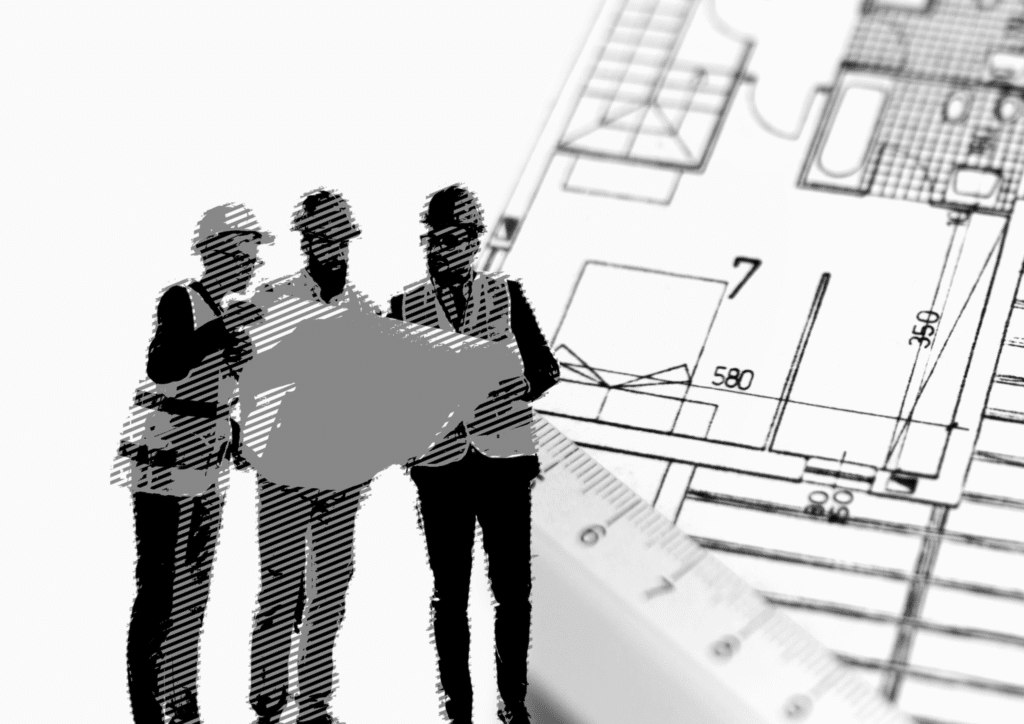 Drei Architekten mit Helmen und Bauplänen vor einer technischen Grundrisszeichnung und Maßstabslinie, Darstellung im grafischen Stil.