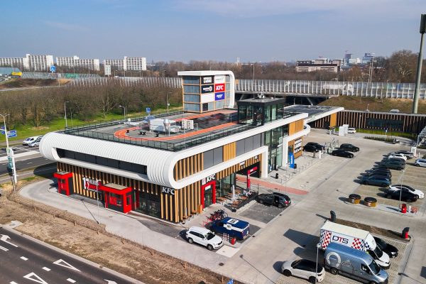 EnergyHub Venlo in den Niederlanden mit fließender Gebäudehülle von BEMO