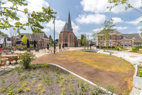 Klimaresiliente Stadtgestaltung des Zentrums mit ACO-Technologie unterhalb der Oberfläche