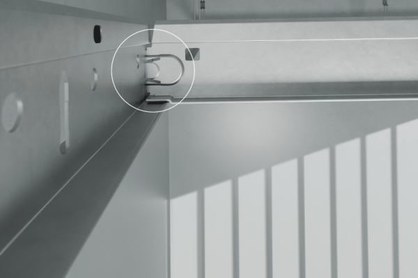 Detailansicht des Ecophon Connect Precision-Lock-Profils für eine präzise und schnelle Deckenmontage im modernen Design.