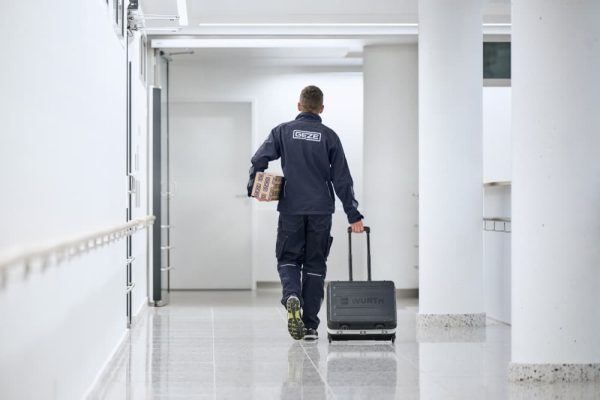 Erfahren Sie, wie Sanierungen im laufenden Klinikbetrieb sicher und wirtschaftlich gelingen – und laden Sie jetzt Ihre kostenfreie Checkliste herunter!