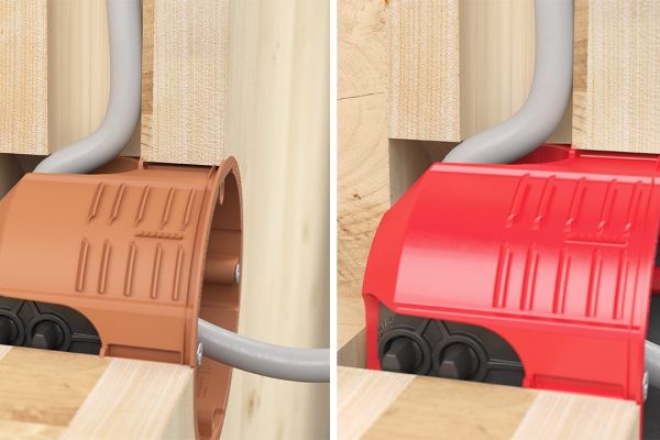 KAISER Gerätedosen für den seriellen Massivholzbau in Standard- und Brandschutzausführung, montiert in einer Holzwand.