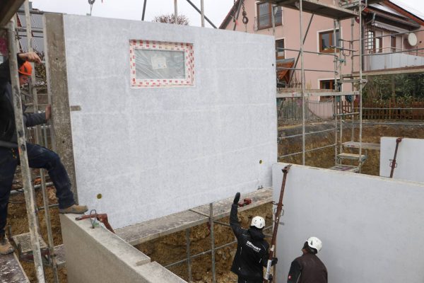 BASE-Betonwand