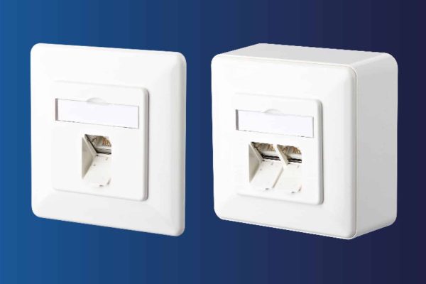 METZ CONNECT Kupfer Anschlussdosen in Weiß für die Netzwerkverkabelung als Unterputz- und Aufputz-Variante.