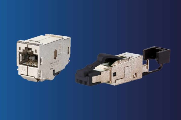 Robuste METZ CONNECT RJ45 Stecker und Buchsen aus Metall für eine stabile Heimverkabelung im Netzwerk.