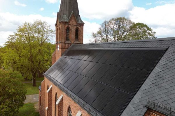 Schiefer trifft auf Photovoltaik: Eine ideale Kombination für den Denkmalschutz
