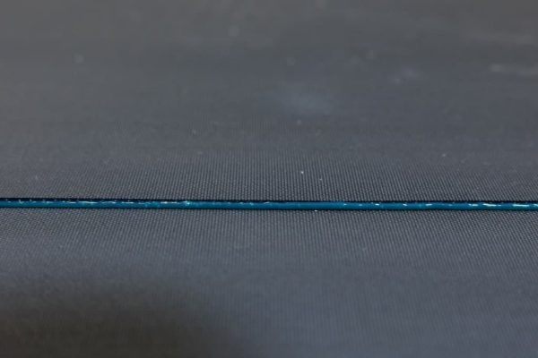 EPDM-Abdichtung mit grüner Schweißraupe zur visuellen Nahtkontrolle durch Hertalan Easy Weld Pro.