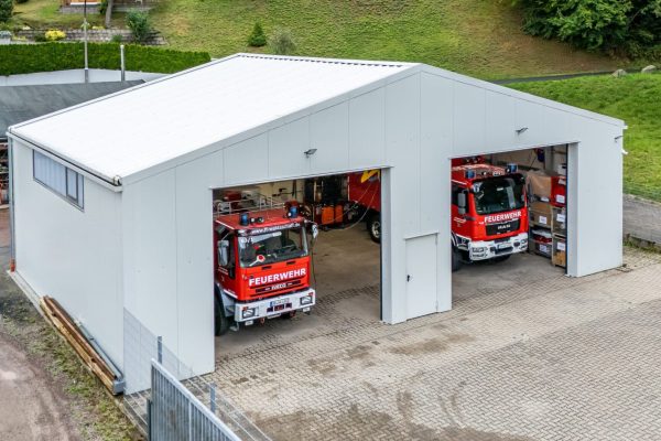 Gedämmte Leichtbauhalle für Feuerwehr Waldaschaff