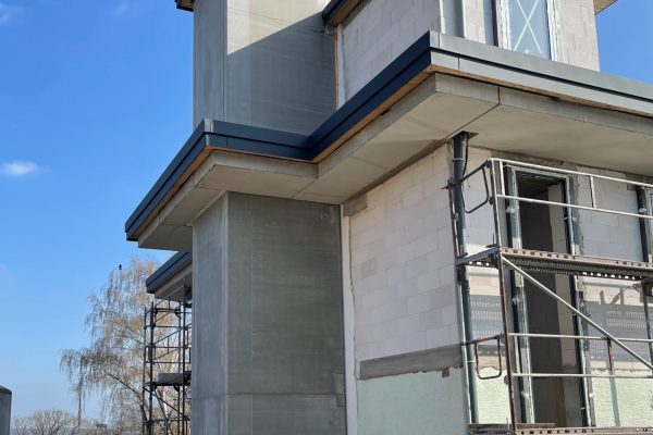 Installation Aufzug mit Fertigschacht
