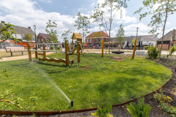 Spielplatz in Dinxperlo mit intelligentem Regenwassermanagement von ACO für eine klimaresiliente Stadtgestaltung.